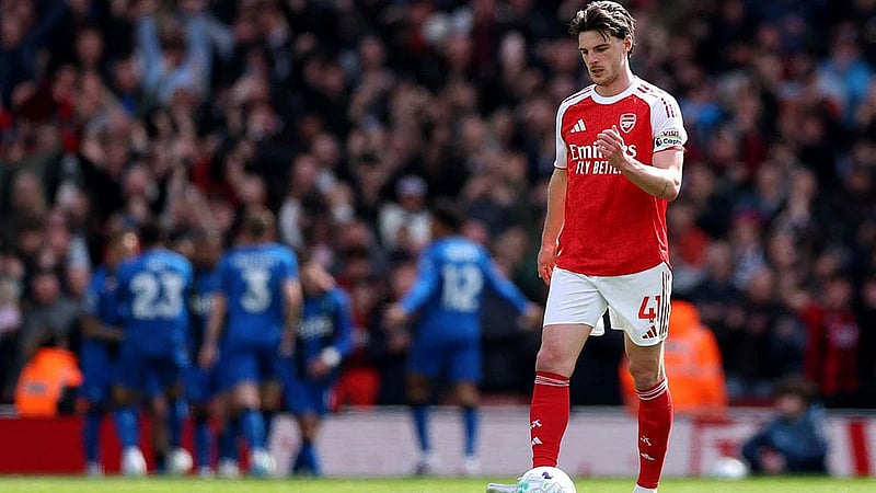 Man City smell blood but Arsenal must focus on 'monstrous' game, says Neville