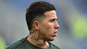 Chelsea's Fernandez available for Man United clash, says coach