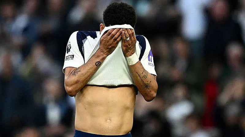 Spurs stuck in drop zone, Wolves on brink of relegation, Man United beat Chelsea