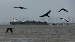 Trump gives Iran until Tuesday night to open Strait of Hormuz, WSJ reports