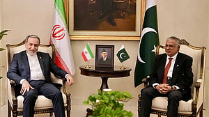 Iran's foreign minister arrives in Pakistan, Trump expects offer satisfying US demands
