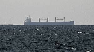 Experts warn that military action to reopen strait carries high risks and may not succeed