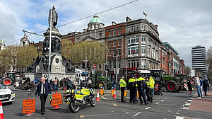 Irish police move to break blockade of oil refinery by protesters angry at fuel prices