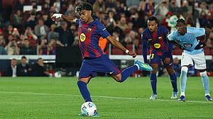 Yamal limps off after sealing Barcelona win over Celta