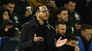 Rosenior's tough words raise stakes as Chelsea misery deepens
