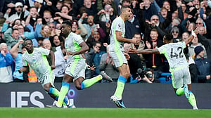 Manchester City blow Chelsea away 3-0 to move closer to Arsenal