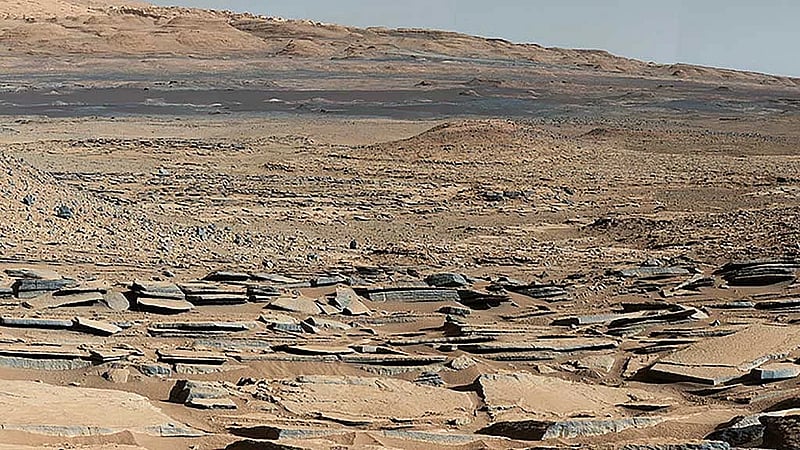 Huge 'bathtub ring' may show contours of ancient ocean on Mars