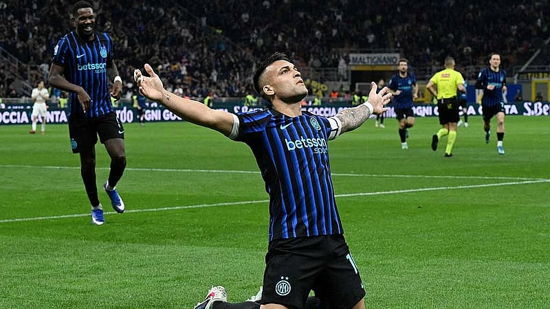 Thuram and Martinez star as Inter dismantle Roma 5-2