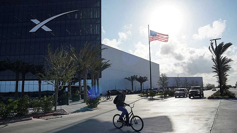 SpaceX has held talks with Saudi fund for possible $5 billion investment in IPO, sources say