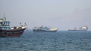 Trump holds talks on prolonged Iran blockade, urges Tehran to reach a deal