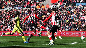 Tottenham mired in relegation zone after defeat at Sunderland