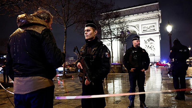 France detains two more suspects over foiled Paris Bank of America attack