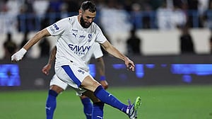 Benzema scores hat-trick on his debut for Al-Hilal