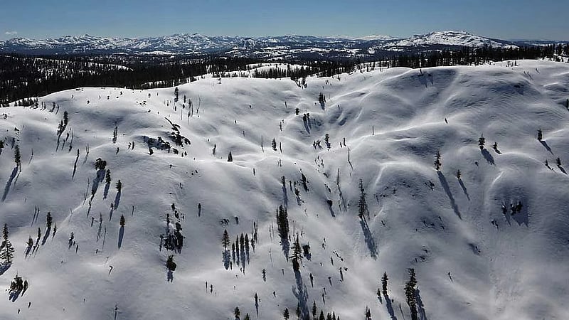 Ten skiers missing, six stranded in California avalanche