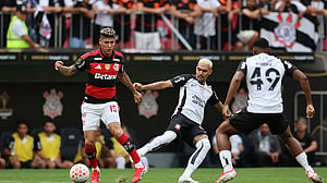 VAR delay sparks controversy as player sent off after halftime in Brazilian Super Cup