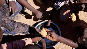 Chad closes border with Sudan after clashes kill five soldiers