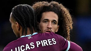 Ten-man Chelsea implode again in home draw with Burnley