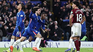 Chelsea fight back from 2-0 down to beat West Ham