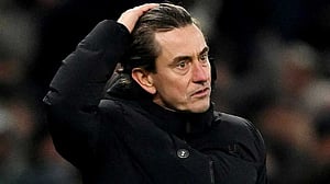 Tottenham Hotspur sack manager Frank with relegation dogfight looming