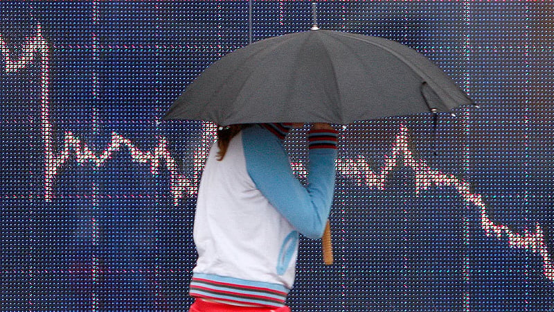 Slump in commodities rattles global markets