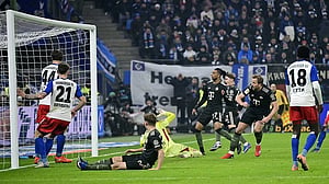 Bundesliga leaders Bayern Munich held 2-2 at Hamburg