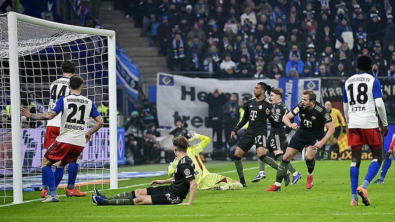 Bundesliga leaders Bayern Munich held 2-2 at Hamburg