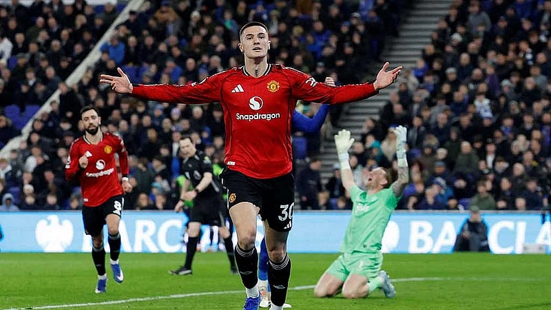 Man United climb to third in table with come-from-behind win over Palace