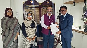 Prof Niaz Ahmed Khan steps down as Dhaka University VC