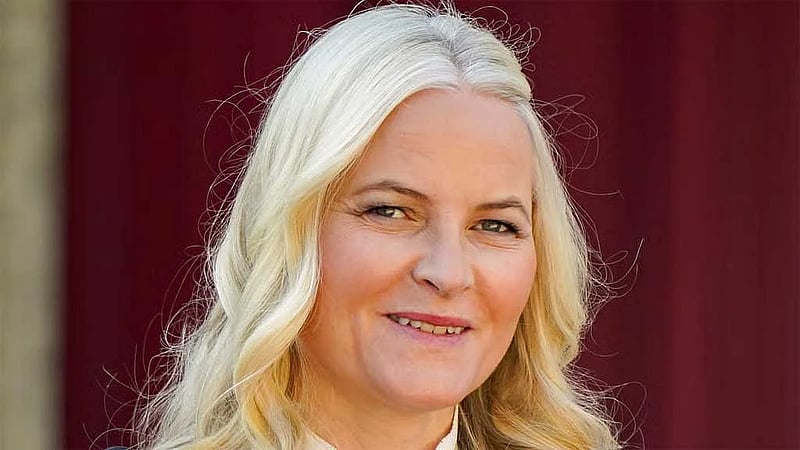 Norway crown princess apologises to king and queen over Epstein friendship