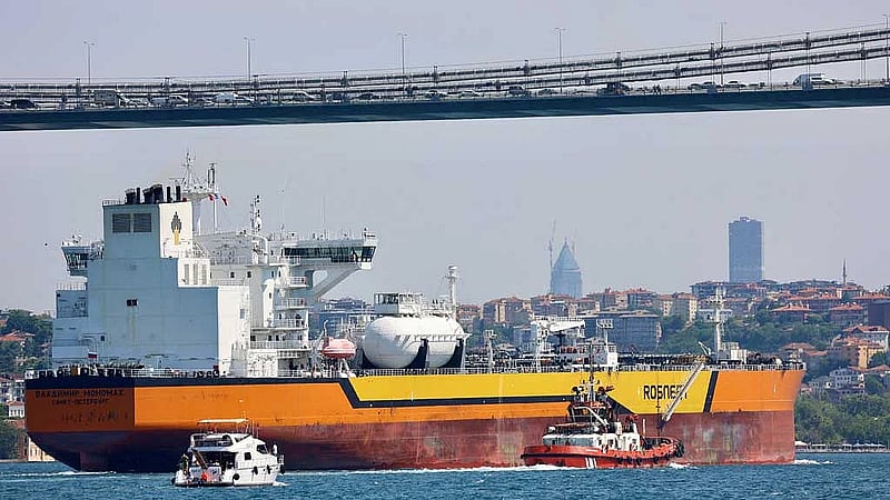 Oil prices climb on worries of possible Iran-US conflict