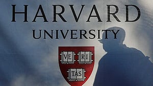 Trump seeks $1 billion from Harvard as deal proves elusive