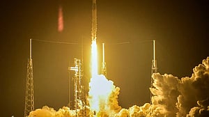 Congress to weigh extending space station life, NASA moon base