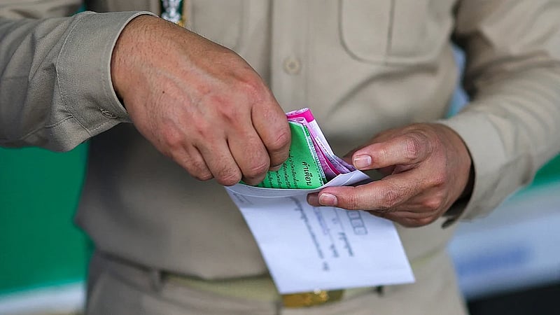 Which are the main parties in Thailand's election and what are their policies?