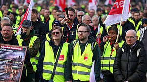 Buses, trams and trains grind to a halt across Germany at start of 2-day strike