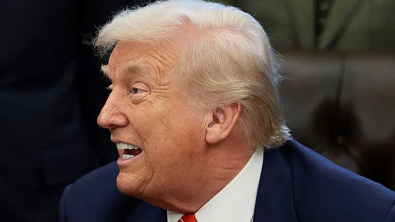 White House deletes racist Trump post depicting Obamas as apes