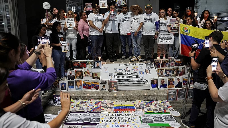 Venezuela releases 30 prisoners including activists, says rights group