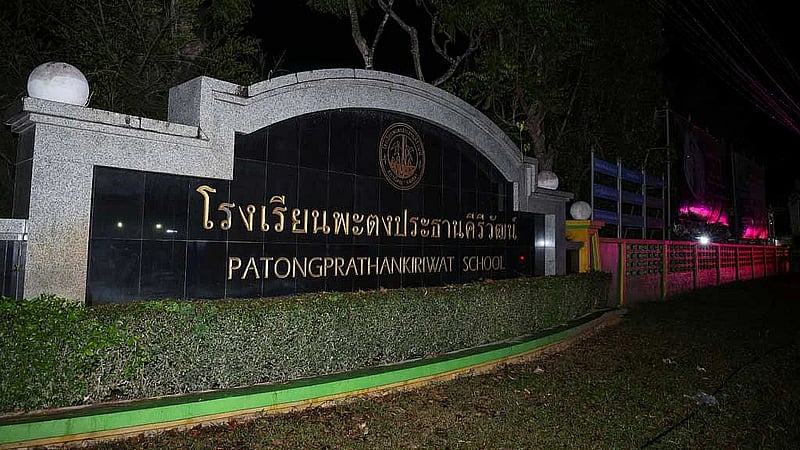 Gunman who entered southern Thai school detained, two wounded