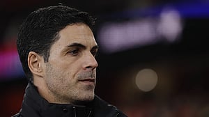Arteta shrugs off title pressure ahead of Arsenal's trip to stubborn Leeds