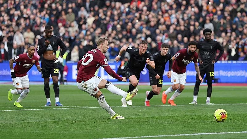 Bowen sets record as strugglers West Ham beat Sunderland 3-1