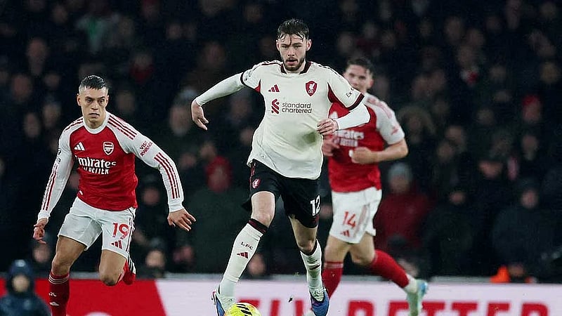 Liverpool's Bradley to undergo surgery on knee injury
