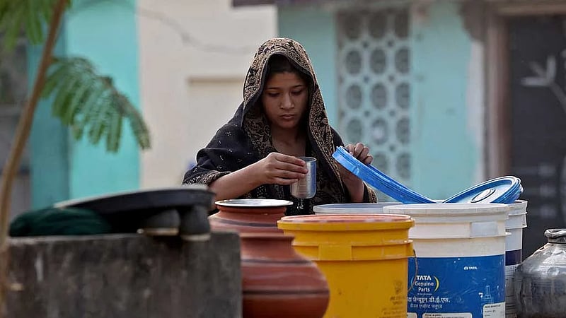 Contaminated water kills 9 and hospitalises 200 in India's Indore city