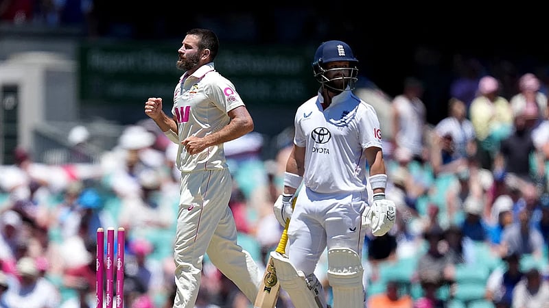 England reach 80-1 at lunch after Crawley falls early