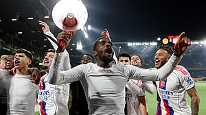 Lyon top Europa League standings, Roma through to last eight