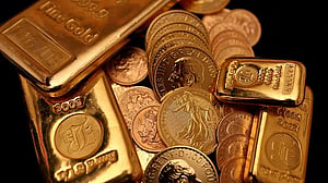 Gold hits record above $5,100 as geopolitics drive safe‑haven rush