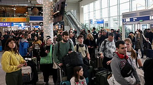 Some Greek flights resume after air traffic radio collapse
