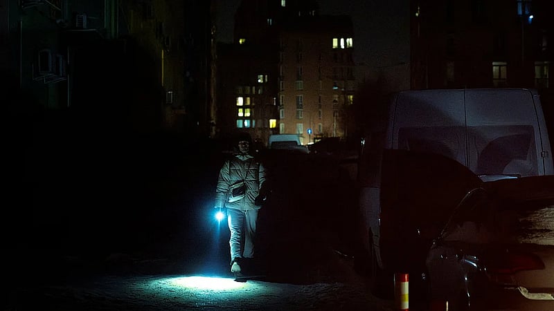 Russian strike on Ukraine's Kyiv leaves 1,330 buildings still without heat, mayor says