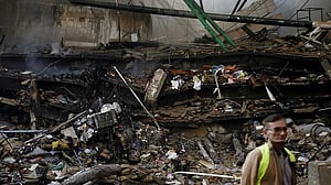 Death toll in Karachi mall fire jumps to 11