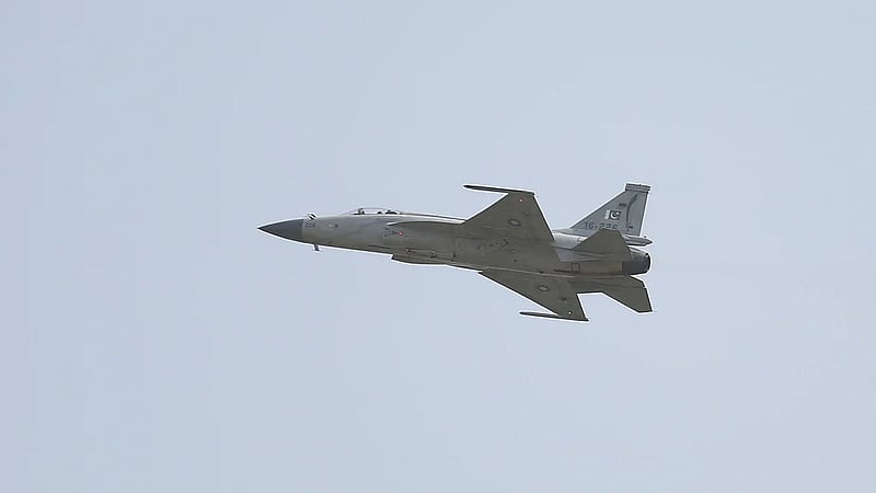 Pakistan eyes defence pact with Bangladesh, sale of JF-17 jets