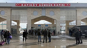 Iranians arrive in Turkey through border gate as crackdown persists