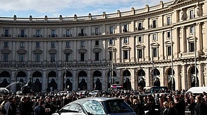 Stars of fashion and film bid farewell to haute couture 'emperor' Valentino